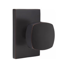 Load image into Gallery viewer, FREESTONE (FRK) PASSAGE (HALL/CLOSET) KNOB WITH 2-3/8" BACKSET AND 1/4" ROUND FACEPLATE AND STRIKEPLATE