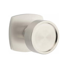 Load image into Gallery viewer, VERVE (VR) PASSAGE (HALL/CLOSET) KNOB WITH 2-3/8" BACKSET AND 1/4" ROUND FACEPLATE AND STRIKEPLATE