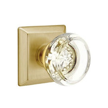 Load image into Gallery viewer, GEORGETOWN GLASS (GT) PRIVACY (BED/BATH) KNOB WITH 2-3/8" BACKSET AND 1/4" ROUND FACEPLATE AND STRIKEPLATE