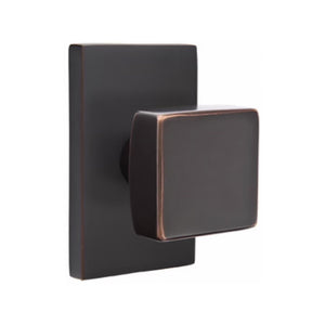 SQUARE (SQU) PASSAGE (HALL/CLOSET) KNOB WITH 2-3/8" BACKSET AND 1/4" ROUND FACEPLATE AND STRIKEPLATE