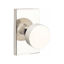 Load image into Gallery viewer, ROUND (ROU) KEY IN KNOB LOCKSET WITH 2-3/8&quot; BACKSET AND 1/4&quot; ROUND FACEPLATE AND STRIKEPLATE
