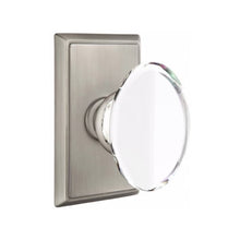 Load image into Gallery viewer, HAMPTON GLASS (HT) PRIVACY (BED/BATH) KNOB WITH 2-3/8&quot; BACKSET AND 1/4&quot; FACEPLATE AND STRIKEPLATE WITH TRADITIONAL ROSETTE
