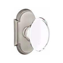 Load image into Gallery viewer, HAMPTON GLASS (HT) PRIVACY (BED/BATH) KNOB WITH 2-3/8&quot; BACKSET AND 1/4&quot; FACEPLATE AND STRIKEPLATE WITH TRADITIONAL ROSETTE
