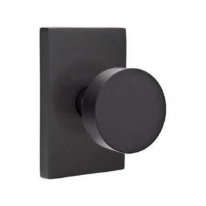 ROUND (ROU) KEY IN KNOB LOCKSET WITH 2-3/8" BACKSET AND 1/4" ROUND FACEPLATE AND STRIKEPLATE
