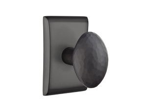 HAMMERED EGG (HE) PASSAGE (HALL/CLOSET) KNOB WITH 2-3/8" BACKSET AND 1/4" ROUND FACEPLATE AND STRIKEPLATE