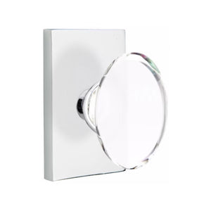 HAMPTON GLASS (HT) PRIVACY (BED/BATH) KNOB WITH 2-3/8" BACKSET AND 1/4" ROUND FACEPLATE AND STRIKEPLATE WITH MODERN ROSETTE
