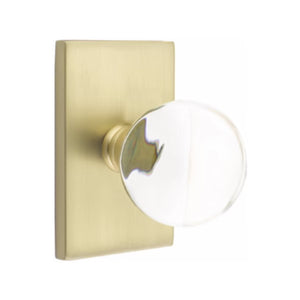 BRISTOL GLASS (BL) PRIVACY (BED/BATH) KNOB WITH 2-3/8" BACKSET AND 1/4" ROUND FACEPLATE AND STRIKEPLATE WITH MODERN ROSETTE