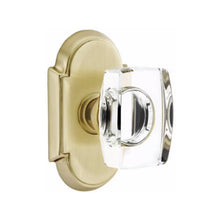 Load image into Gallery viewer, WINDSOR GLASS (WS) PRIVACY (BED/BATH) KNOB WITH 2-3/8&quot; BACKSET AND 1/4&quot; ROUND FACEPLATE AND STRIKEPLATE WITH TRADITIONAL ROSETTE
