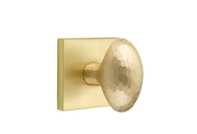 Load image into Gallery viewer, HAMMERED EGG (HE) PASSAGE (HALL/CLOSET) KNOB WITH 2-3/8&quot; BACKSET AND 1/4&quot; ROUND FACEPLATE AND STRIKEPLATE
