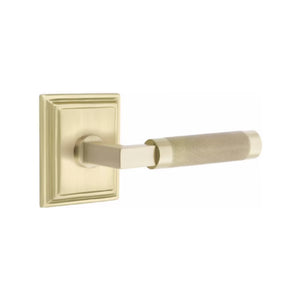 L-SQUARE KNURLED (LS.KN) PASSAGE (HALL/CLOSET) LEVER WITH 2-3/8" BACKSET AND 1/4" ROUND FACEPLATE AND STRIKEPLATE